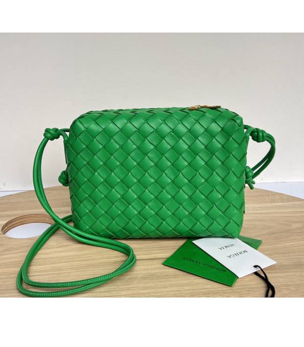 Bottega Veneta Green Original Intrecciato Lambskin Leather Medium Loop Camera Bag