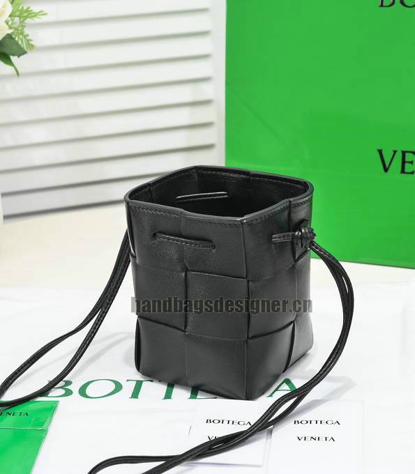 Bottega Veneta Black Original Intreccio Leather Mini Cassette CrossBody Bucket Bag-3
