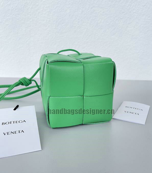 Bottega Veneta Green Original Intreccio Leather Mini Cassette CrossBody Bucket Bag-3