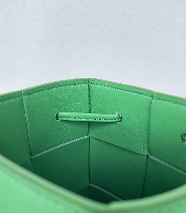 Bottega Veneta Green Original Intreccio Leather Mini Cassette CrossBody Bucket Bag-5