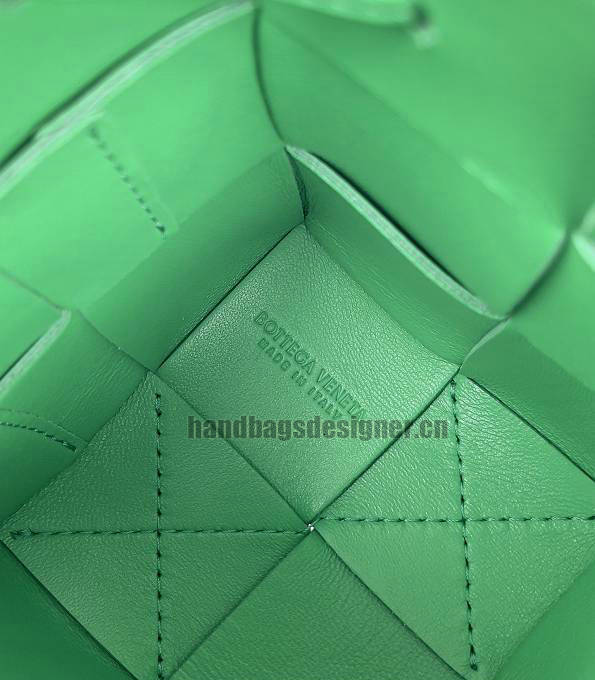 Bottega Veneta Green Original Intreccio Leather Mini Cassette CrossBody Bucket Bag-6