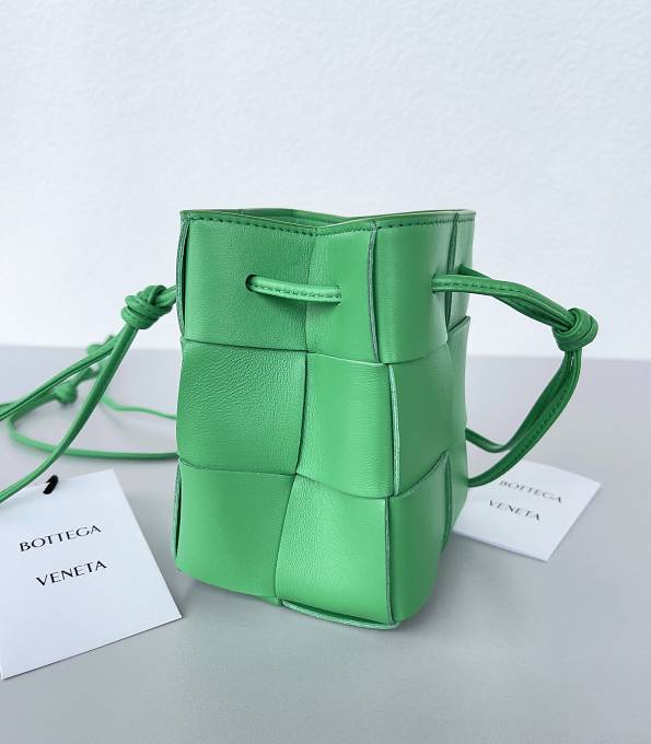 Bottega Veneta Green Original Intreccio Leather Mini Cassette CrossBody Bucket Bag