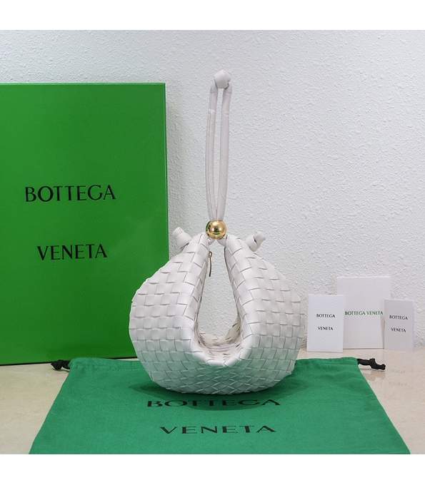 Bottega Veneta White Original Intrecciato Leather Medium Turn Pouch With Adjustable Strap