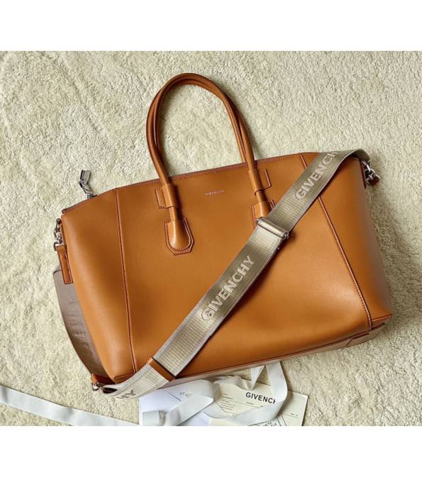 Givenchy Brown Original Smooth Calfskin Leather Medium Antigona Sport Bag