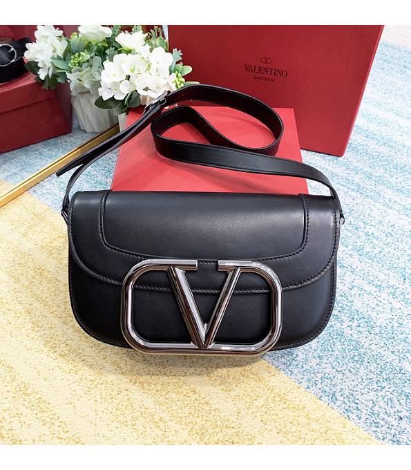 Valentino Garavani Maxi Black Original Plain Veins Leather Silver Metal 26cm Shoulder Bag