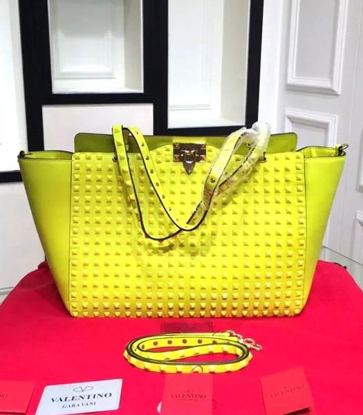 Valentino Rockstud Noir 1083 Tote Bag With Fluorescent Yellow Original Leather
